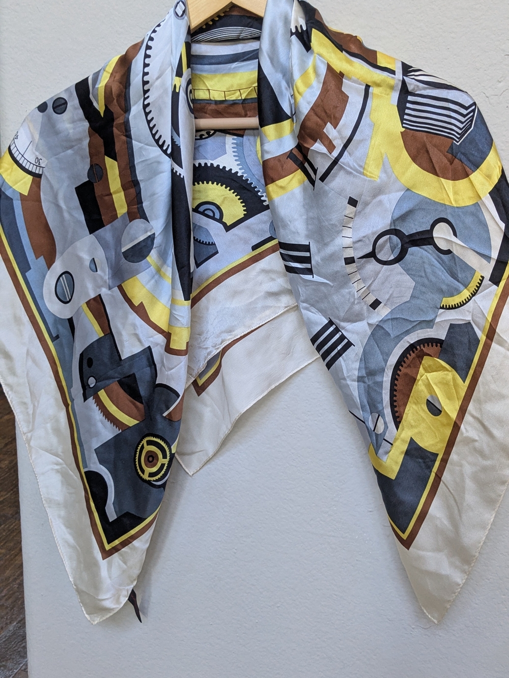 Dallas Museum Of Art Women’s Printed 100% Silk Scarf
